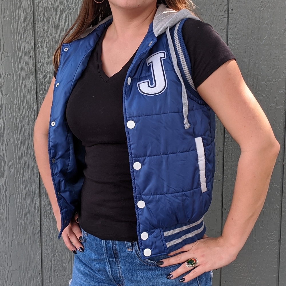 Letterman Puffer Vest with hood - Picture 3 of 4